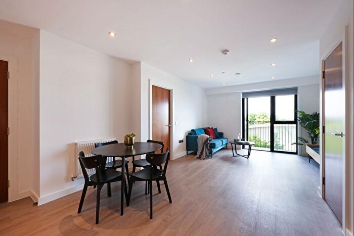 1 Bedroom Flat To Rent In Sienna House, SM1