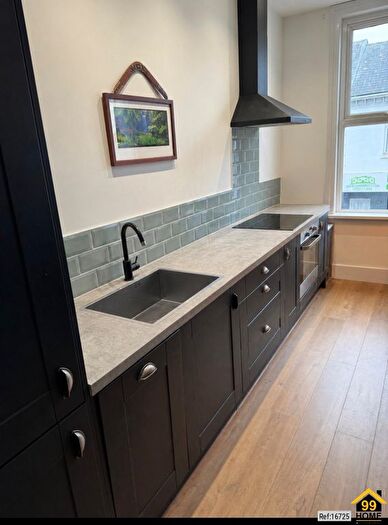 1 Bedroom Flat To Rent In Lucius Street, Torquay, Devon, TQ2