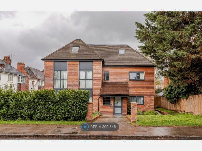 2 Bedroom Flat To Rent In Braeburn Court, London, N14