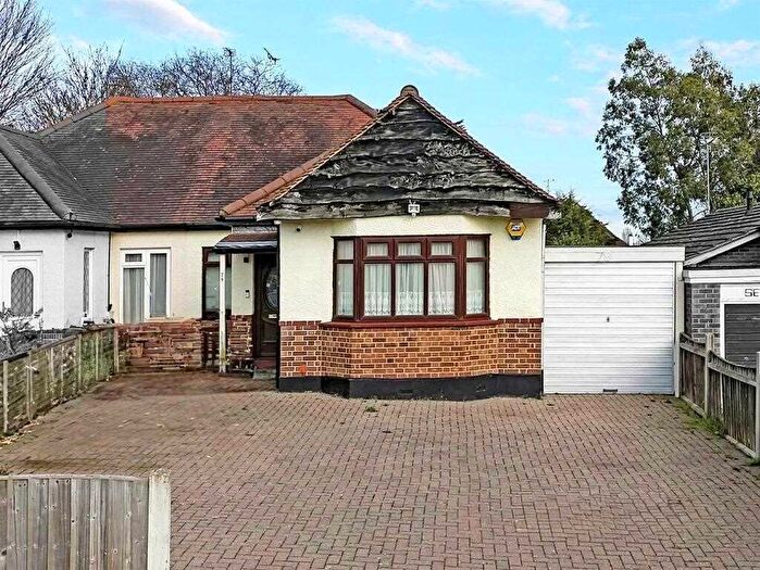 2 Bedroom Bungalow For Sale In Westcliff On Sea * Larger Than Average Rear Garden *, SS0