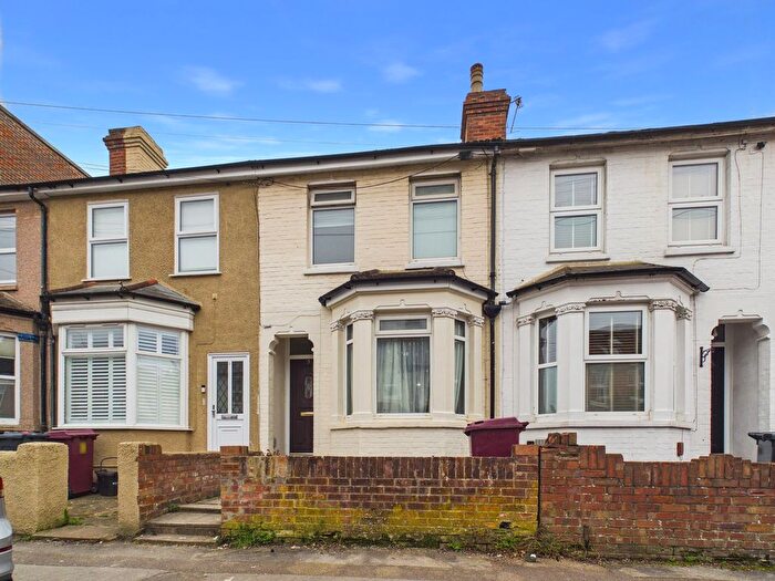 3 Bedroom Terraced House For Sale In Newport Road, Reading, RG1