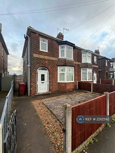 3 Bedroom Semi-Detached House To Rent In Warwick Road, Scunthorpe, DN16