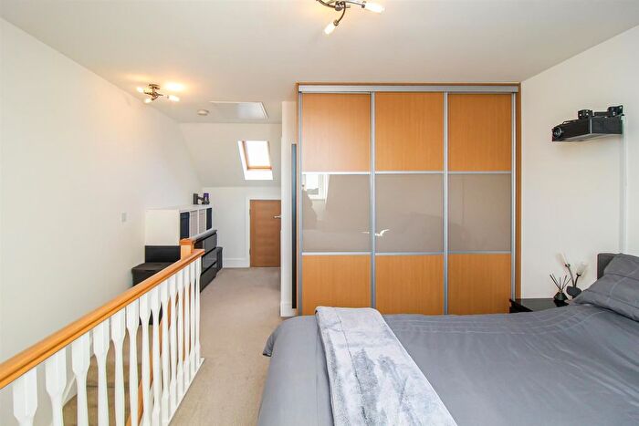 3 Bedroom End Terrace House For Sale In Springfield Mews, Lofthouse, Wakefield, WF3