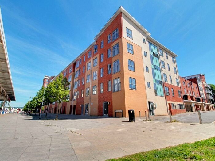 2 Bedroom Flat To Rent In Moulsford Mews, Englefield House Moulsford Mews, RG30