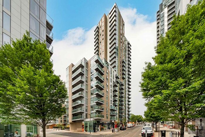 3 Bedroom Flat For Sale In Woodberry Grove, London, N4