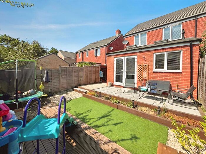 3 Bedroom Semi-Detached House For Sale In Wrag View, Highworth, Swindon, SN6