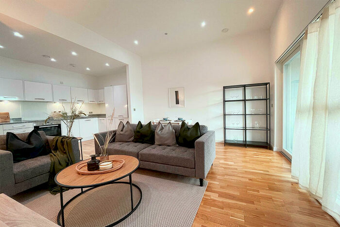 2 Bedroom Apartment To Rent In Giles Court Tabernacle Gardens London, E2