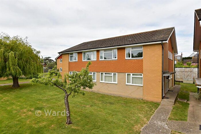 2 Bedroom Maisonette For Sale In Glebe Way, Whitstable, Kent, CT5