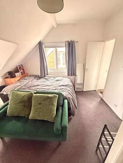 End Of Terrace House To Rent In Belmont Road, Wallington, SM6