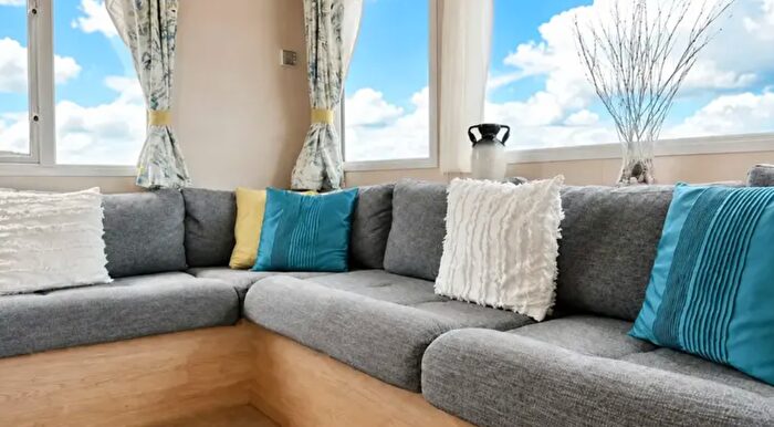 2 Bedroom Park Home For Sale In St. Johns Road, Whitstable, CT5
