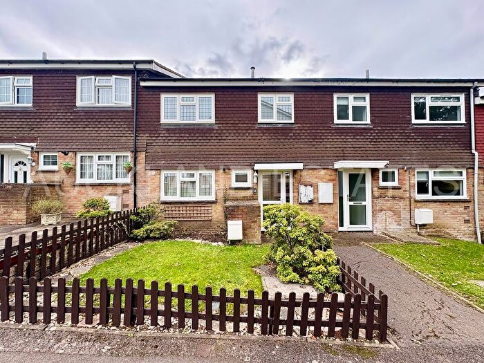 3 Bedroom Terraced House For Sale In Kimptons Mead, Potters Bar, EN6