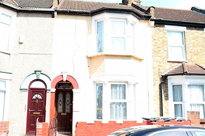 3 Bedroom Terraced House To Rent In Uckfield Road, Enfield, EN3