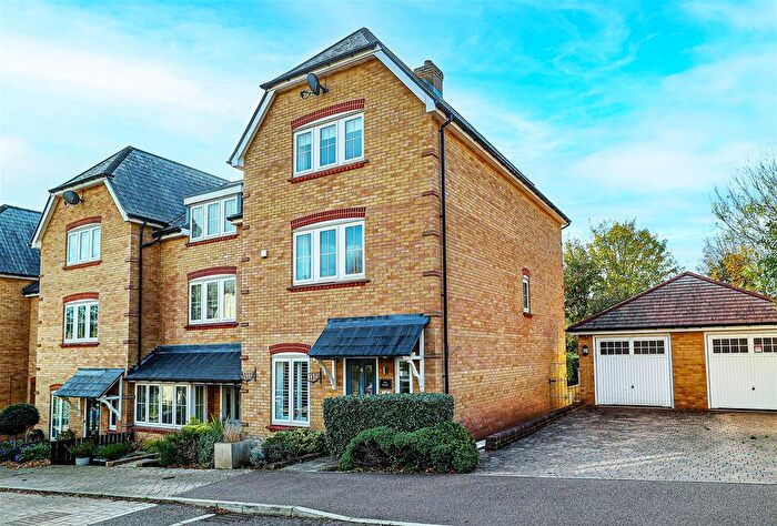 4 Bedroom Town House For Sale In Brockswood Drive, Hemel Hempstead, HP2