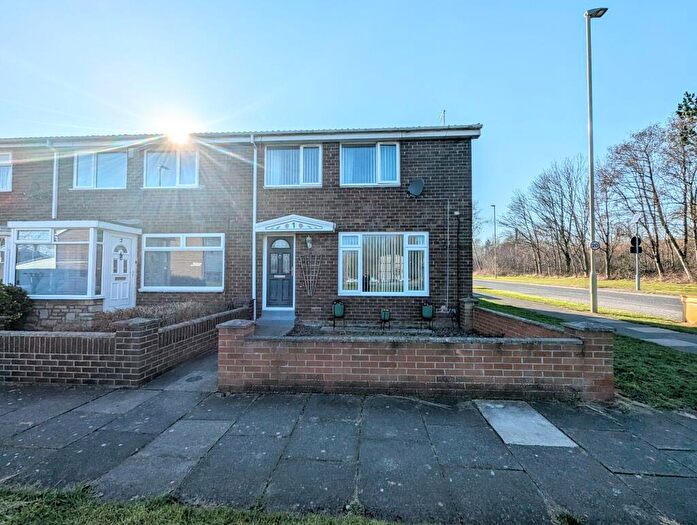 3 Bedroom End Of Terrace House For Sale In Hereford Way, Jarrow, NE32