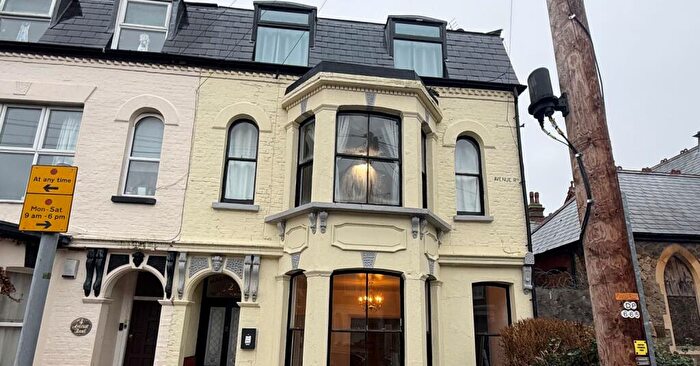 3 Bedroom End Of Terrace House For Sale In Avenue Road, Westcliff-on-Sea, Essex, SS0