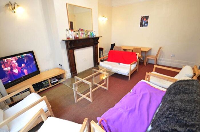 8 Bedroom House To Rent In Belle Vue Road, Leeds, LS3