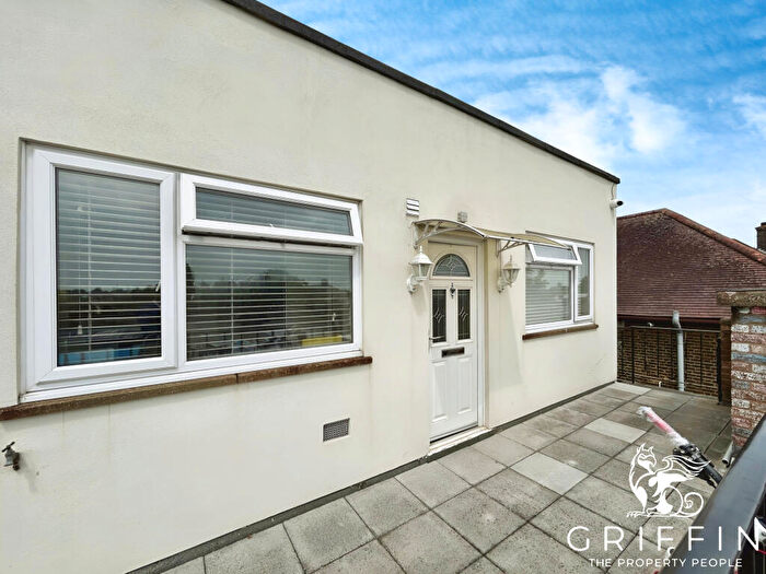 Studio To Rent In Room B, Lodge Lane, Grays, RM17