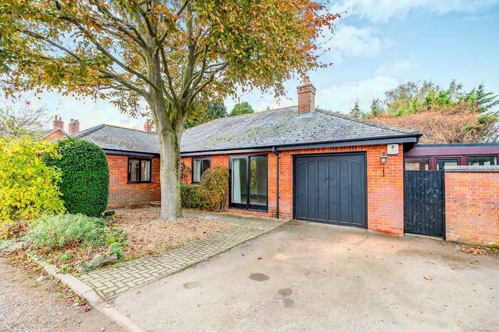 3 Bedroom Detached House To Rent In Wharf Lane, Old Stratford, MK19