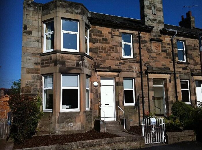 3 Bedroom Flat To Rent In Alexandra Place, Stirling, Stirlingshire, FK8