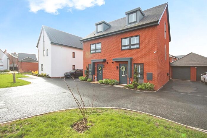 4 Bedroom Semi-Detached House For Sale In White Lias Way, Upper Lighthorne, Leamington Spa, CV33