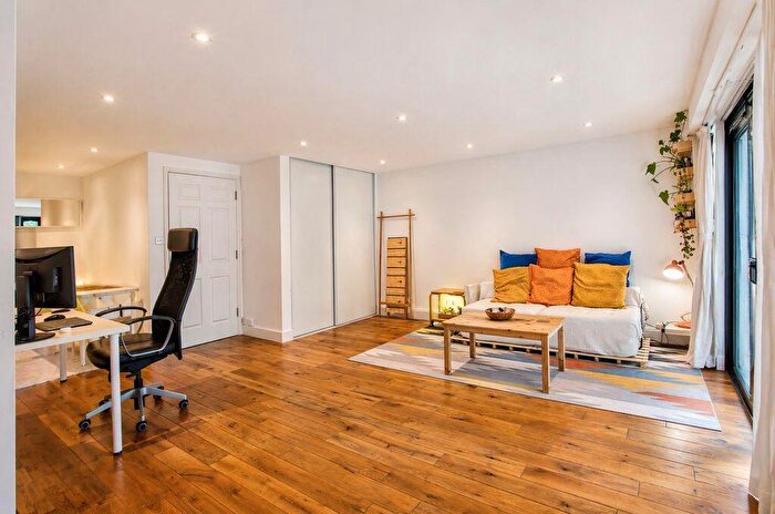 1 Bedroom Flat For Sale In Fletcher Street, E1