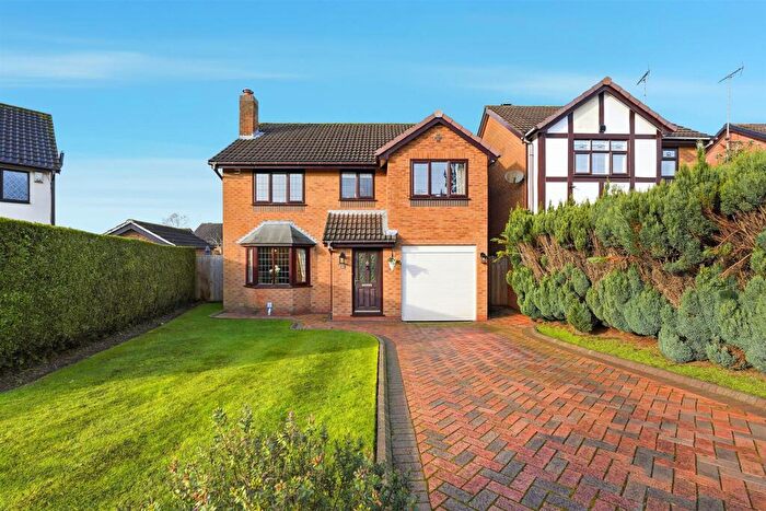 5 Bedroom Detached House For Sale In Melford Drive, Macclesfield, SK10