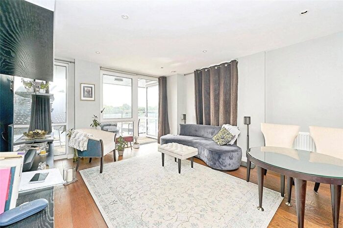 2 Bedroom Flat To Rent In Lighterage Court, High Street, Brentford, TW8