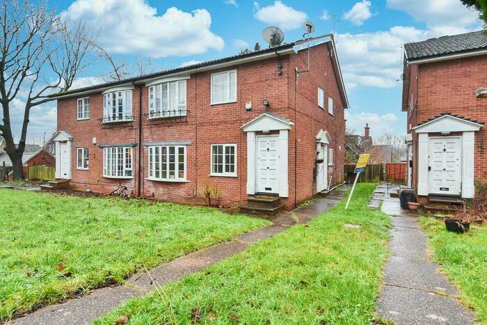 2 Bedroom Flat To Rent In Thoresby Court, Nottingham, NG3