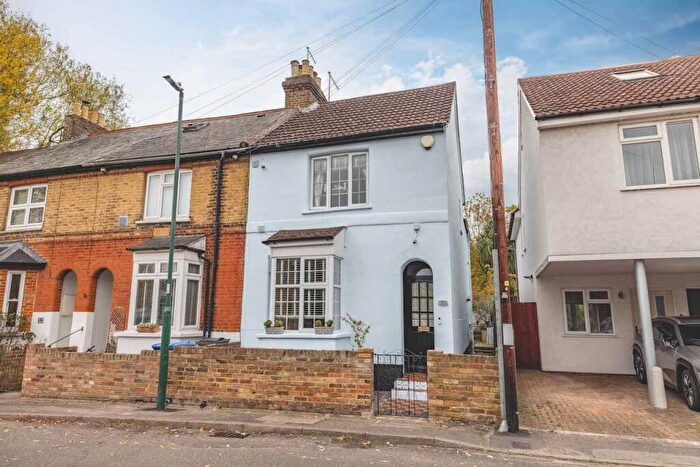 3 Bedroom Terraced House For Sale In Penn Road, Datchet, SL3
