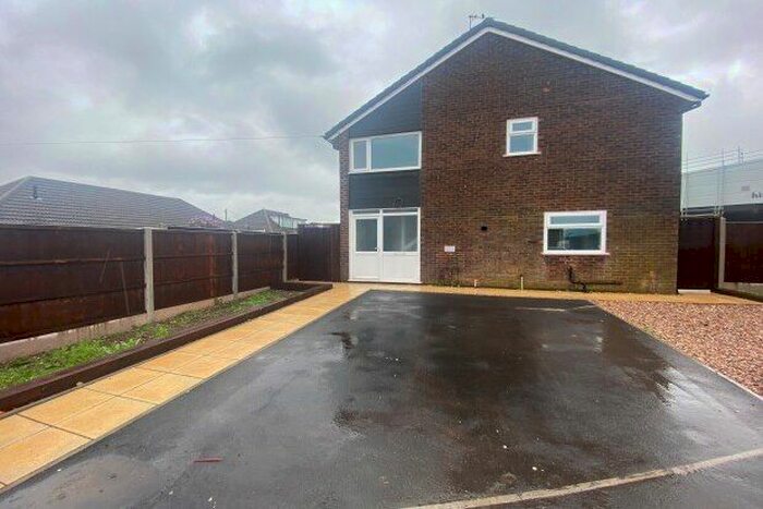 3 Bedroom Detached House To Rent In St. Marks Road, Walsall, WS8