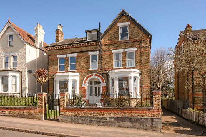 1 Bedroom Flat For Sale In Darlaston Road, London, SW19