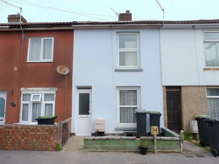 2 Bedroom House To Rent In Leesland Road, Gosport, PO12