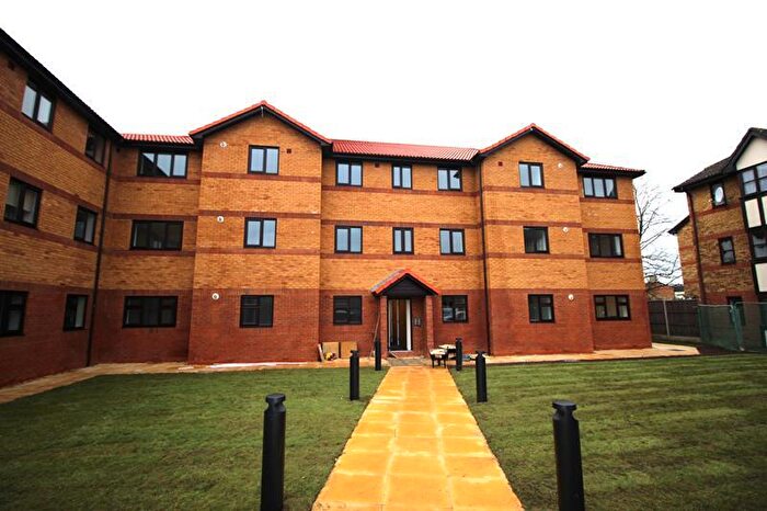 2 Bedroom Flat To Rent In Redwood Grove, Bedford, MK42