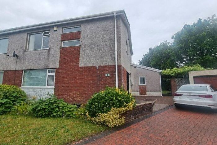 3 Bedroom Property To Rent In Heathfield, Abertawe, SA4