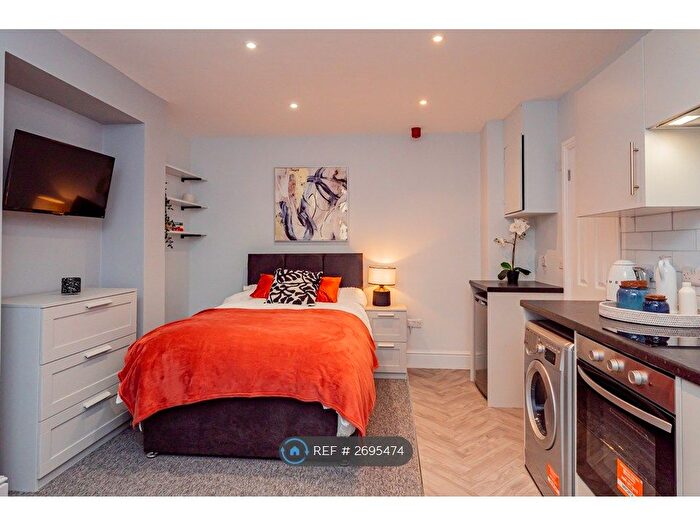 Studio To Rent In London Rd, Reading, RG1