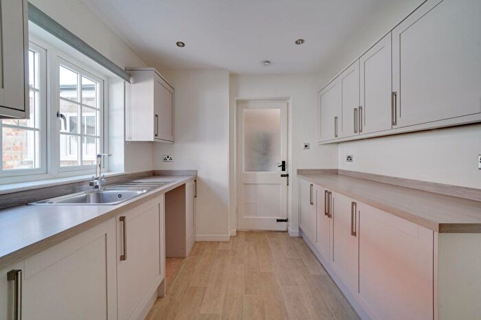 2 Bedroom Cottage To Rent In High Street, Hemingford Abbots, PE28
