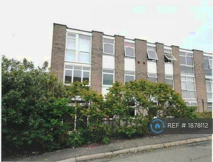 2 Bedroom Flat To Rent In Gainsborough Court, Penarth, CF64