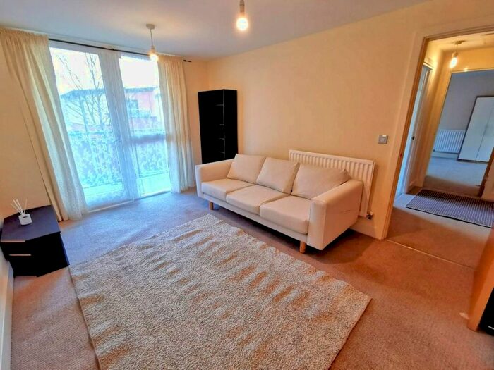 2 Bedroom Flat To Rent In Langley Walk, Edgbaston, Birmingham B15