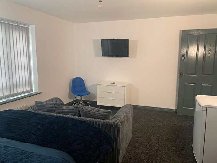 1 Bedroom Town House To Rent In Seymour Road, Oldbury, B69