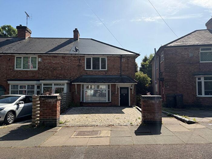 3 Bedroom End Of Terrace House For Sale In Longford Road, Kingstanding, Birmingham, B44