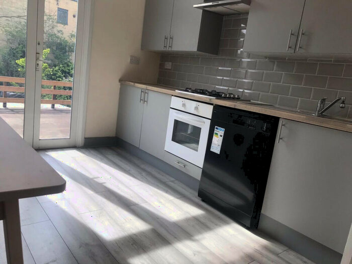 2 Bedroom Apartment To Rent In Axminster Road, London, N7