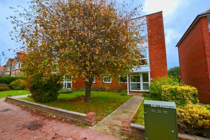 Studio To Rent In Lewes Road, Eastbourne, BN21