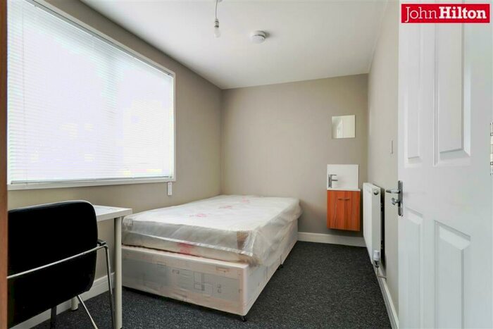 6 Bedroom End Of Terrace House To Rent In Park Crescent Terrace, Brighton, BN2