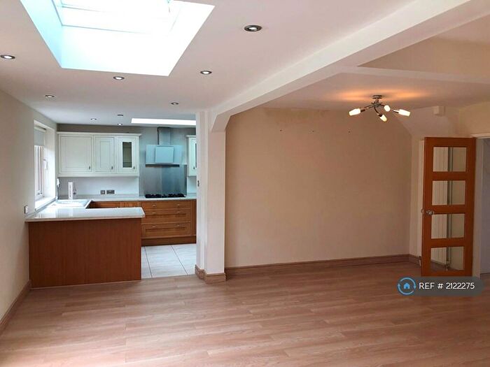 3 Bedroom Semi-Detached House To Rent In North Avenue, Aintree, Liverpool, L10