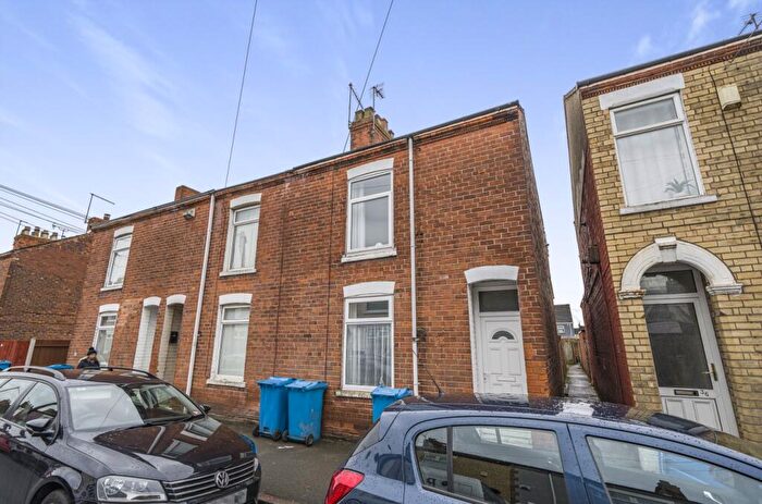 2 Bedroom End Of Terrace House For Sale In Middleburg Street, Hull, HU9