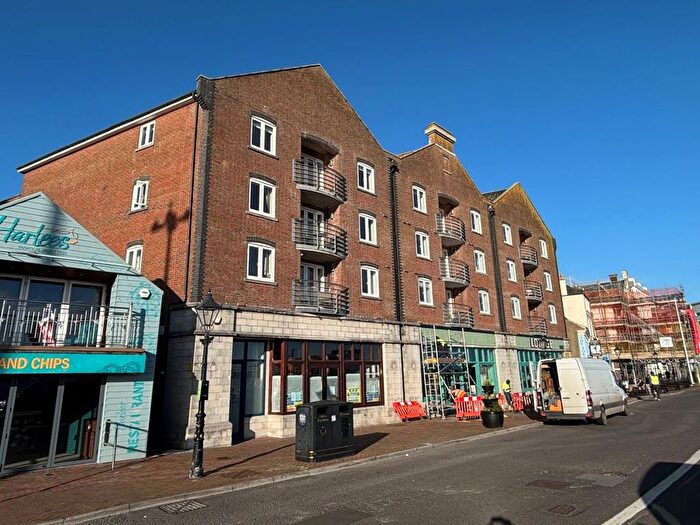 2 Bedroom Flat For Sale In Flat Port St. James, Poole, Dorset, BH15