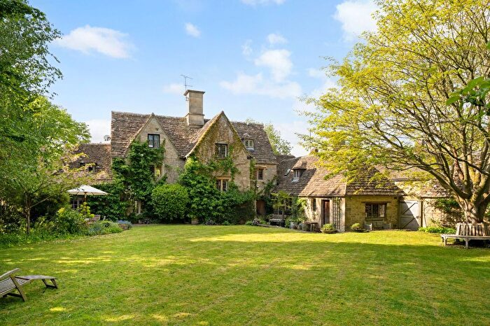 5 Bedroom Detached House For Sale In The Street, Oaksey, Malmesbury, Wiltshire, SN16