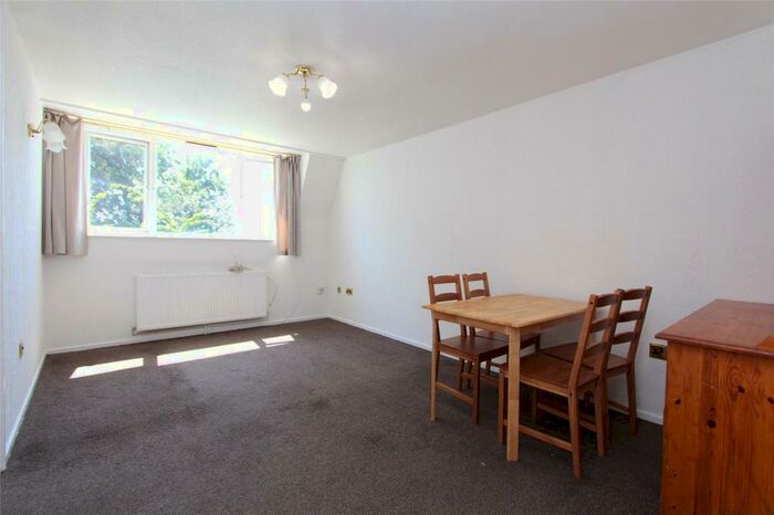 2 Bedroom Apartment To Rent In Warneford Road, Harrow, HA3