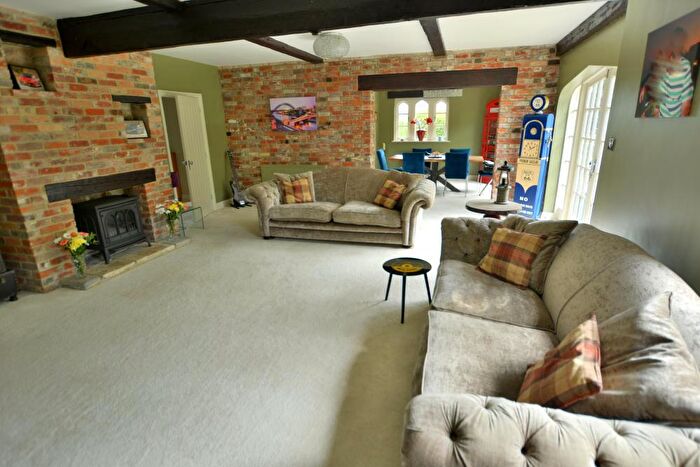 4 Bedroom Detached House For Sale In Moortown Drive, Wimborne, BH21
