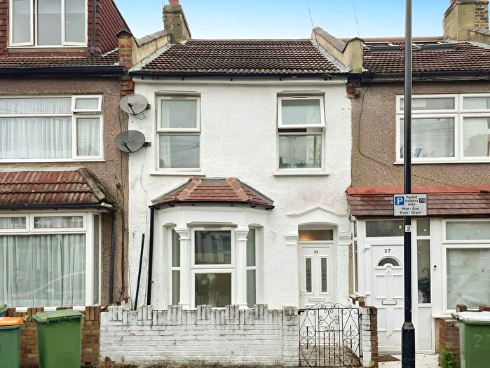 3 Bedroom Terraced House To Rent In Brock Road, London, E13